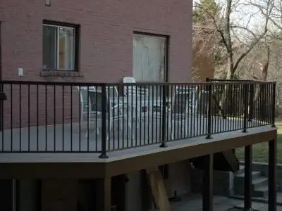 A S.T.A.R. system classic aluminum railing